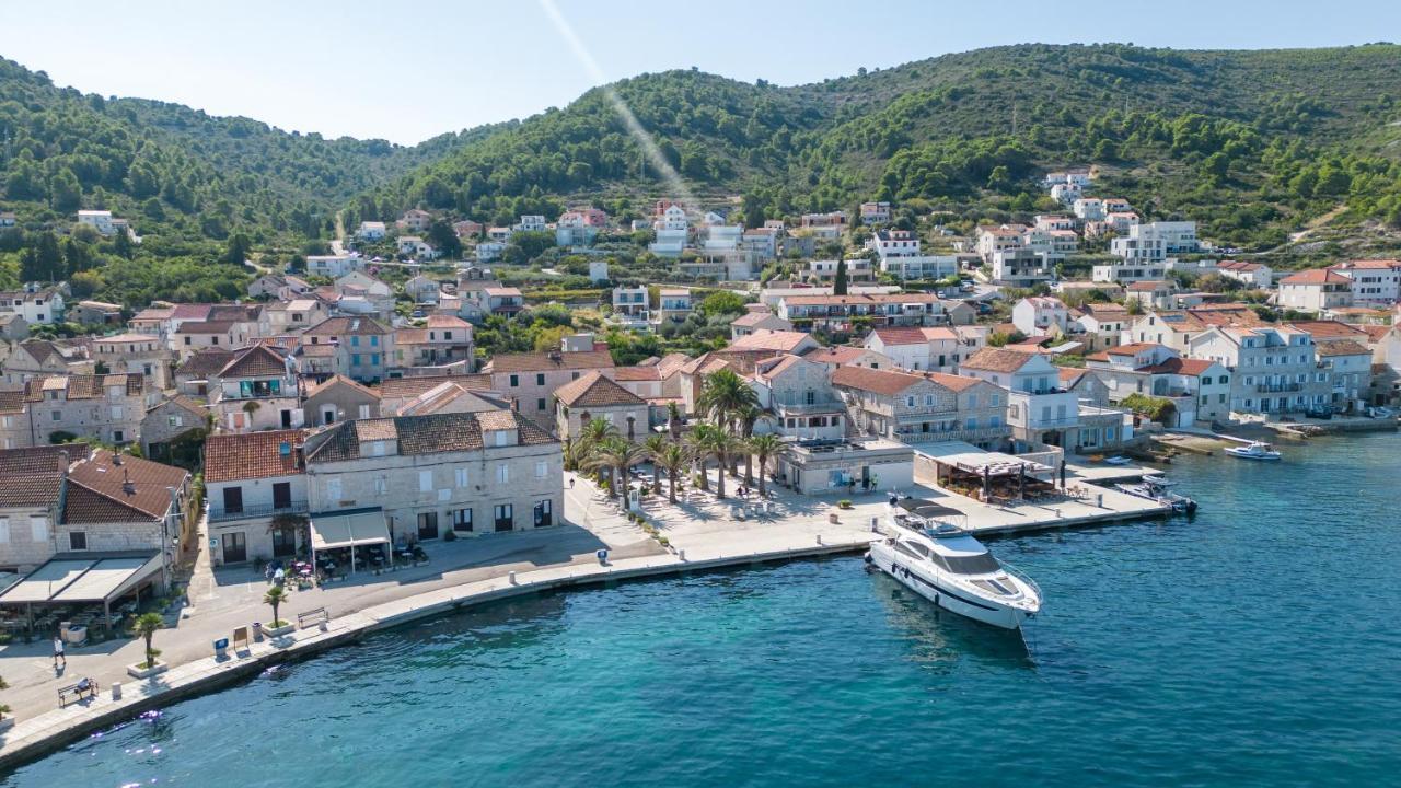 Hotel San Giorgio Вис Екстериор снимка